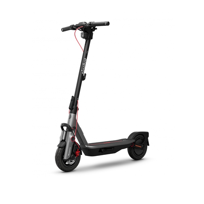 Ninebot KickScooter F3 на дороге